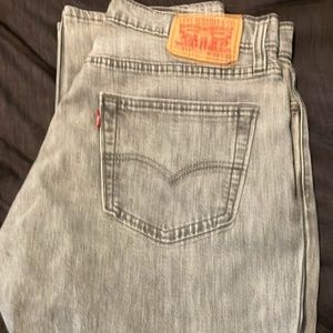 I’m selling a pair of grey Levi relaxed jeans I only wore them one time
